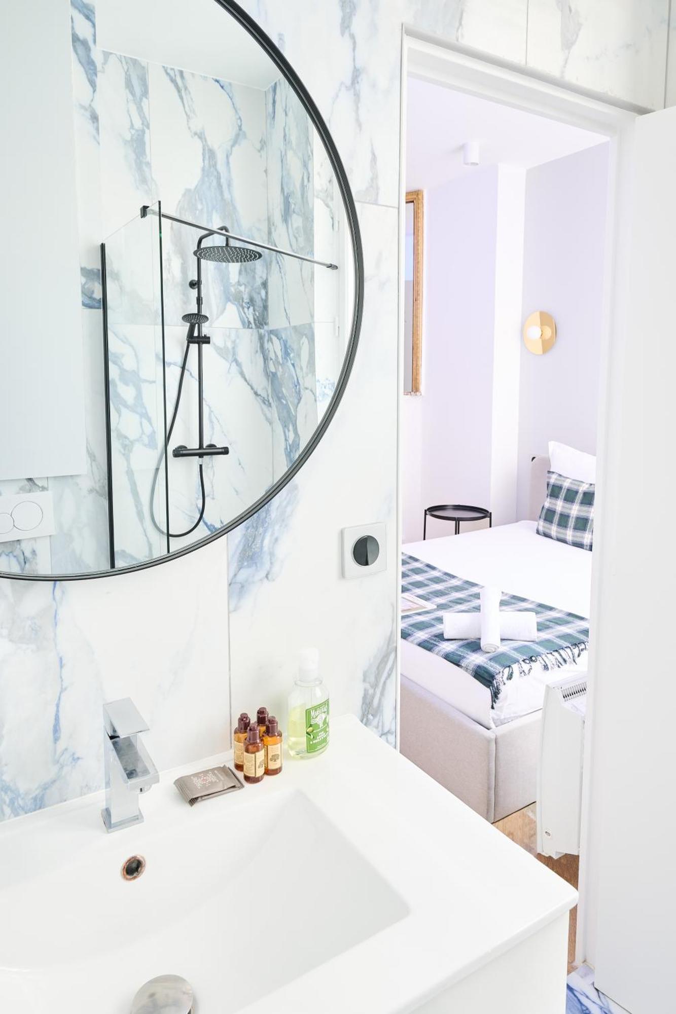 Champs Elysees!Montaigne, New Luxurious 6Pers Flat ปารีส ภายนอก รูปภาพ